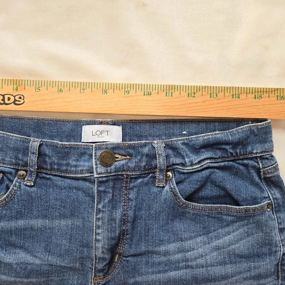 Loft Denim Shorts Womens Size 6 Blue Raw Hem Casual Everyday Comfort - Picture 6 of 8